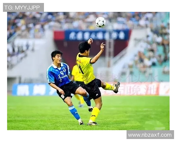 李强的足球人生:从青涩少年到职业球员的深度对话与成长历程 李强的足球人生:从青涩少年到职业球员的深度对话与成长历程